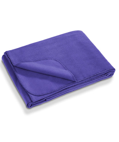 Tryck din logga på Filtar från Result Genuine Recycled - Anpassa Filt av återvunnen fleece i färgen Mellanlila One Size för företag, föreningar och privatpersoner