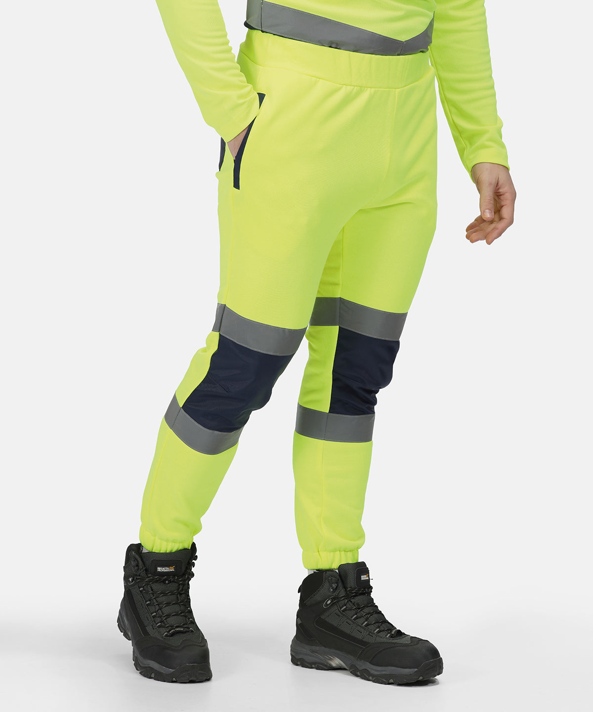 Tryck din logga på Mjukisbyxor från Regatta High Visibility - Anpassa Pro joggingbyxor med hög visibilitet i färgen för företag, föreningar och privatpersoner