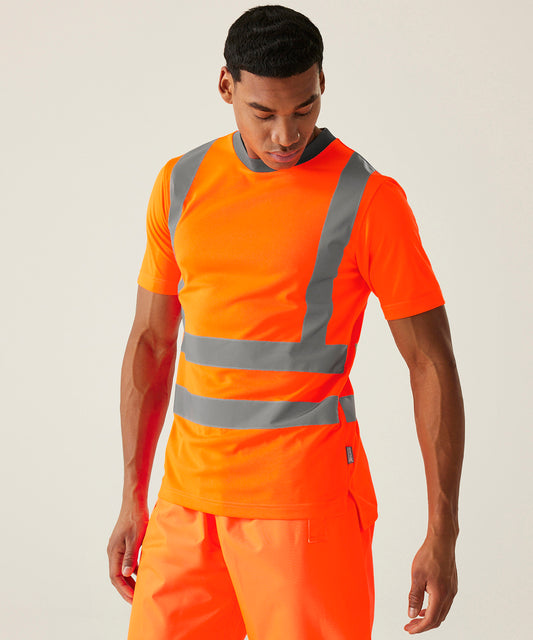 Tryck din logga på T-shirts från Regatta High Visibility - Anpassa Hi-vis Pro kontrakts t-shirt i färgen för företag, föreningar och privatpersoner