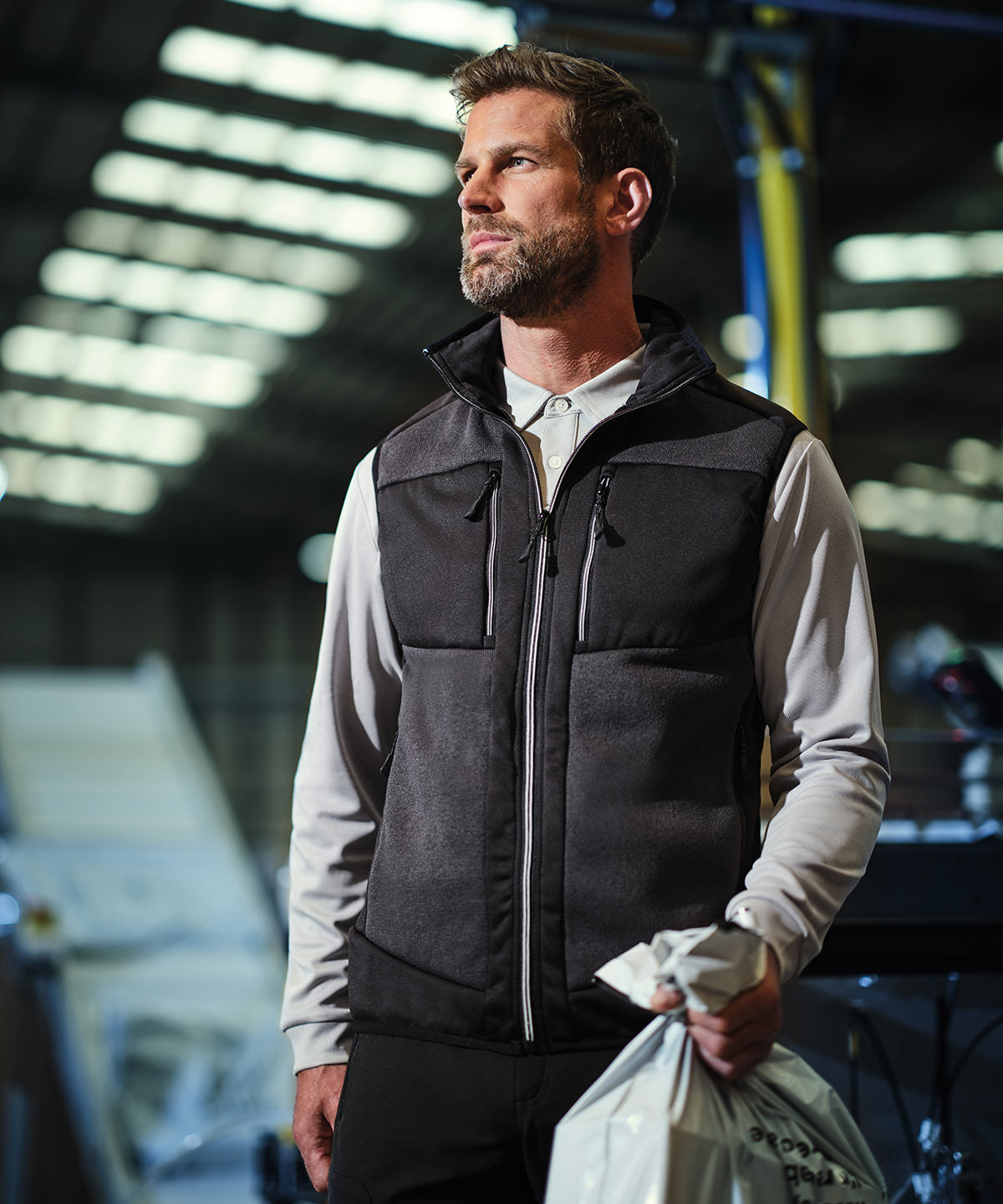 Tryck din logga på Termovästar från Regatta Professional - Anpassa E-Volve unisex bodywarmer med stickad effekt och stretch i färgen för företag, föreningar och privatpersoner