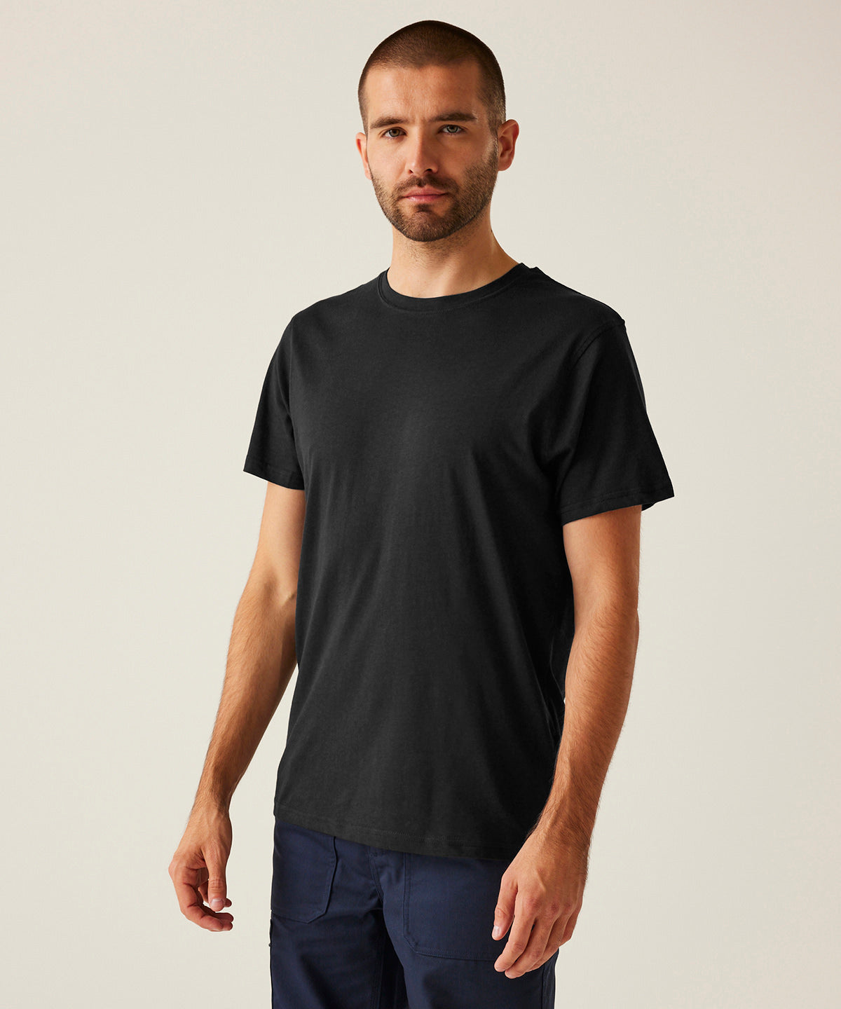 Tryck din logga på T-shirts från Regatta Professional - Anpassa Pro soft-touch t-shirt i bomull i färgen för företag, föreningar och privatpersoner