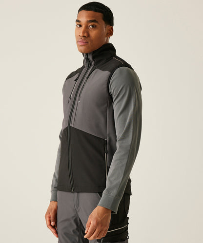 Tryck din logga på Termovästar från Regatta Professional - Anpassa 4-tex stretch 3-lagers softshell-värmare för hela kroppen i färgen för företag, föreningar och privatpersoner