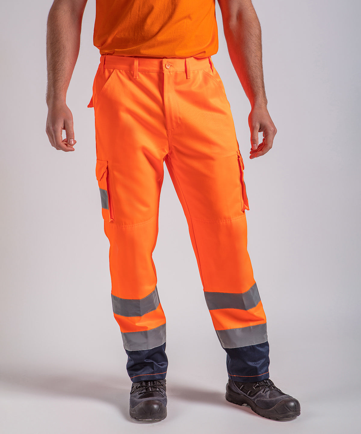 Tryck din logga på Byxor från ProRTX High Visibility - Anpassa Cargobyxor i färgen för företag, föreningar och privatpersoner