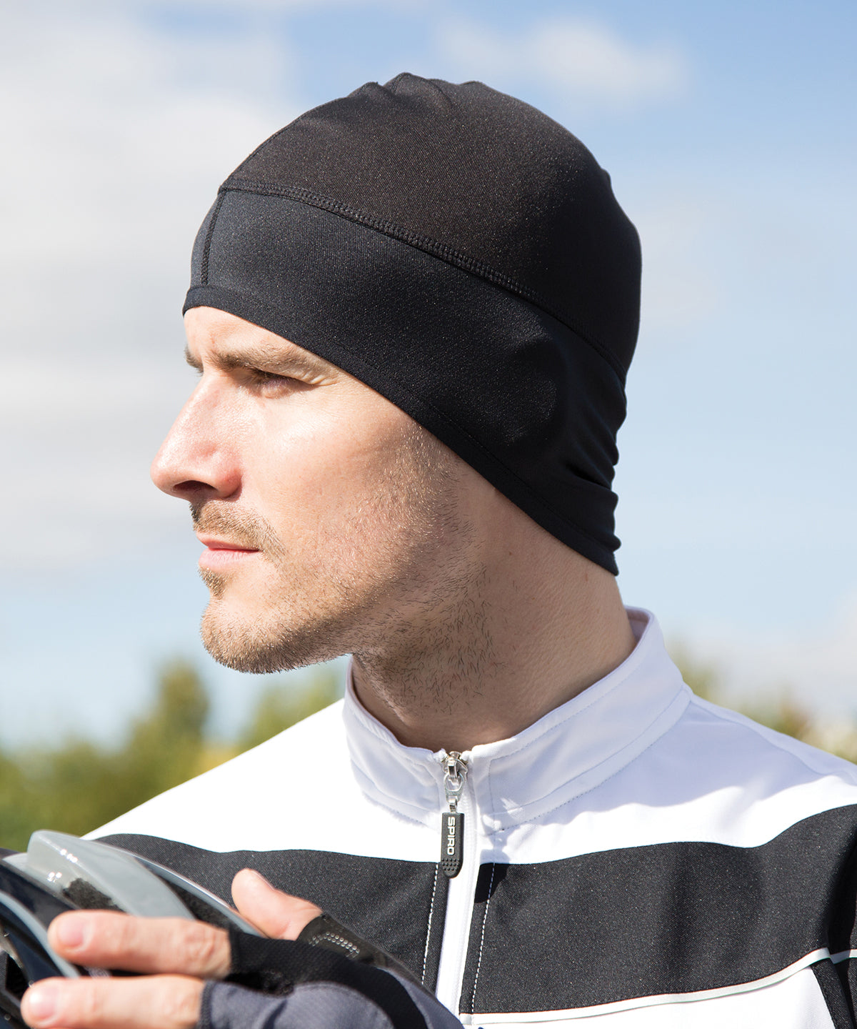 Tryck din logga på Mössor från Spiro - Anpassa Spiro bikewear vintermössa i färgen för företag, föreningar och privatpersoner