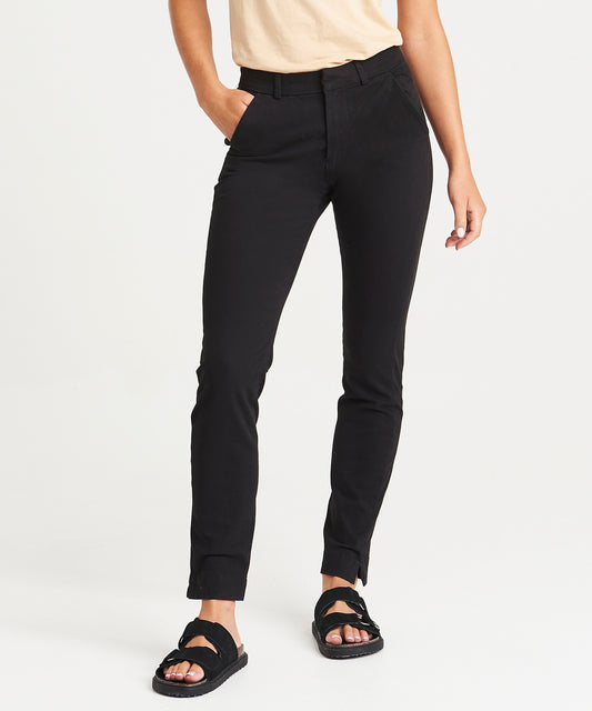 Tryck din logga på Chinos från AWDis So Denim - Anpassa Lily smala chinos för dam i färgen för företag, föreningar och privatpersoner