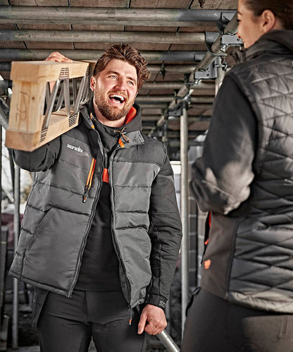 Tryck din logga på Termovästar från Scruffs - Anpassa Bodywarmer för arbetare i färgen för företag, föreningar och privatpersoner