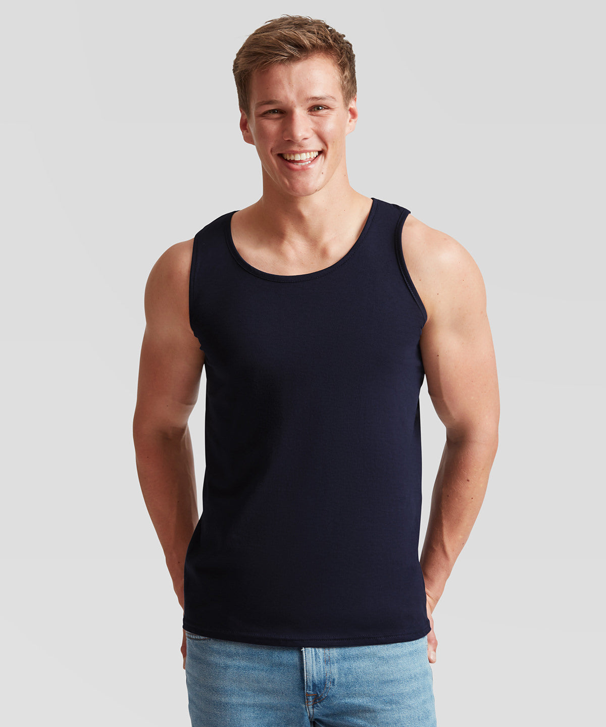 Tryck din logga på Linnen från Fruit of the Loom - Anpassa Sportig linne med låg vikt i färgen för företag, föreningar och privatpersoner