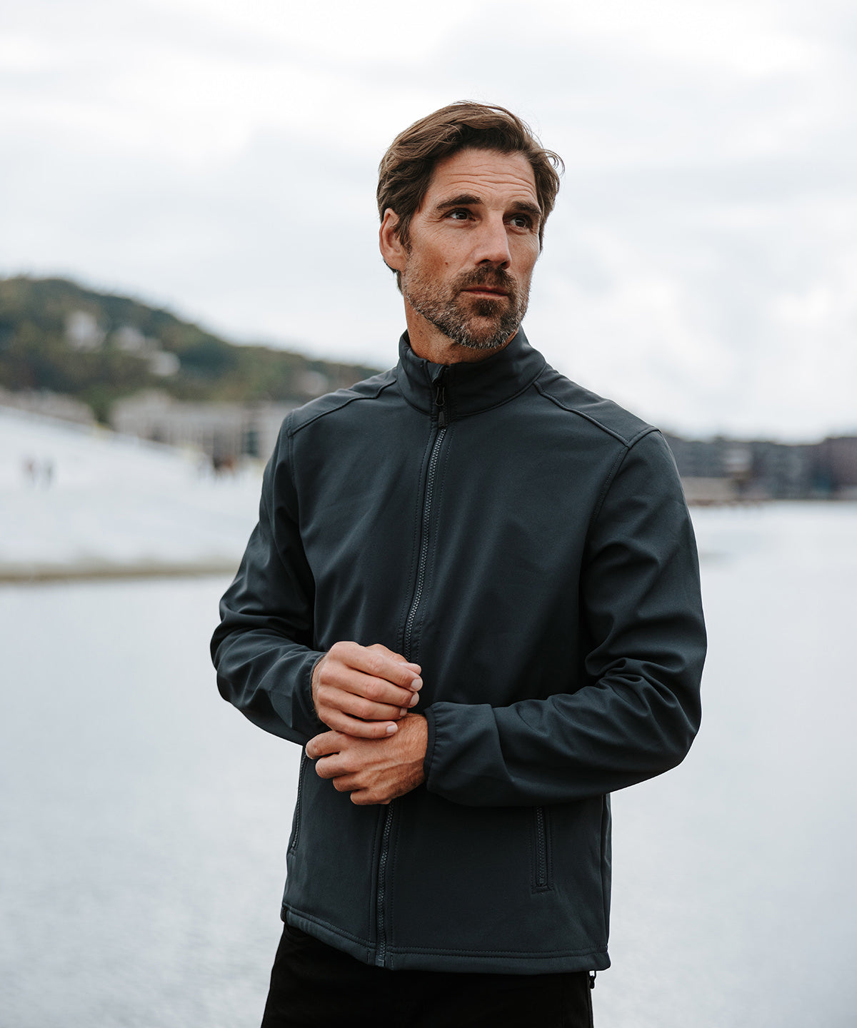 Tryck din logga på Softshelljackor från Stormtech - Anpassa Narvik softshell i färgen för företag, föreningar och privatpersoner