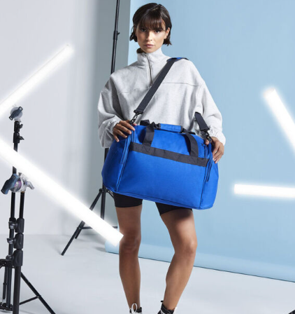 Tryck din logga på från Impala Print Shop - Anpassa BAGBASE Freestyle holdall BG200 i färgen för företag, föreningar och privatpersoner