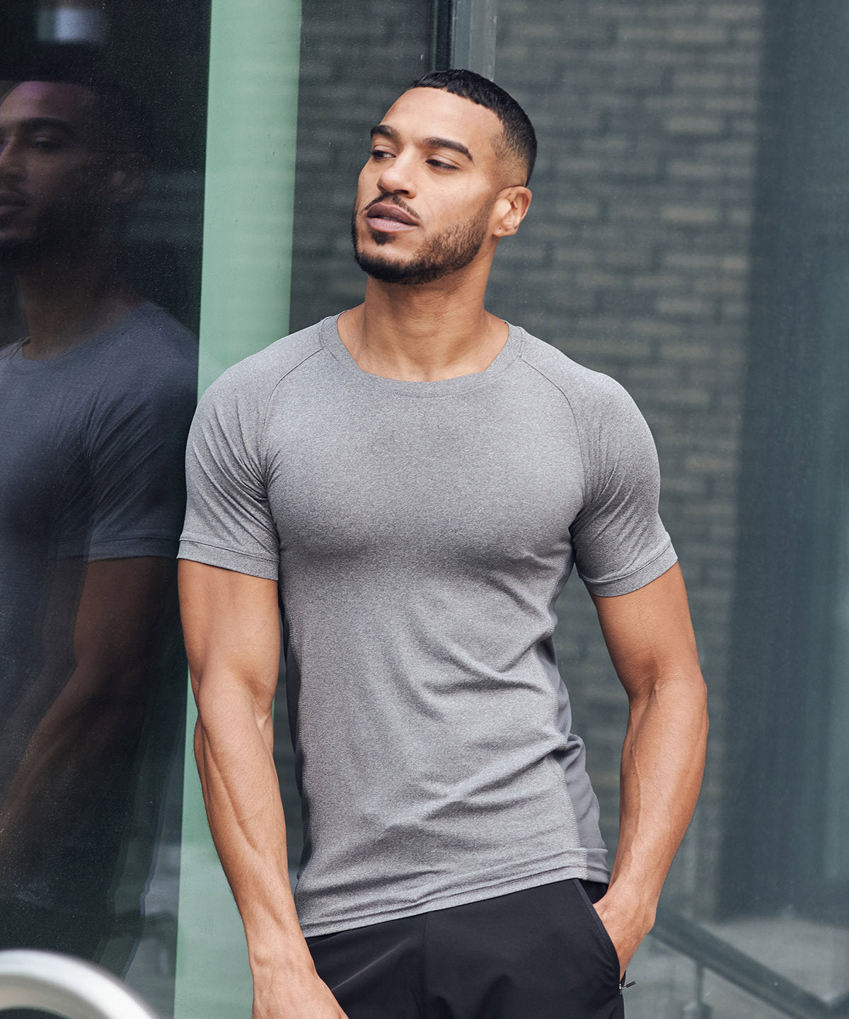 Tryck din logga på T-shirts från Tombo - Anpassa Tombo – Performance T-shirt i färgen för företag, föreningar och privatpersoner