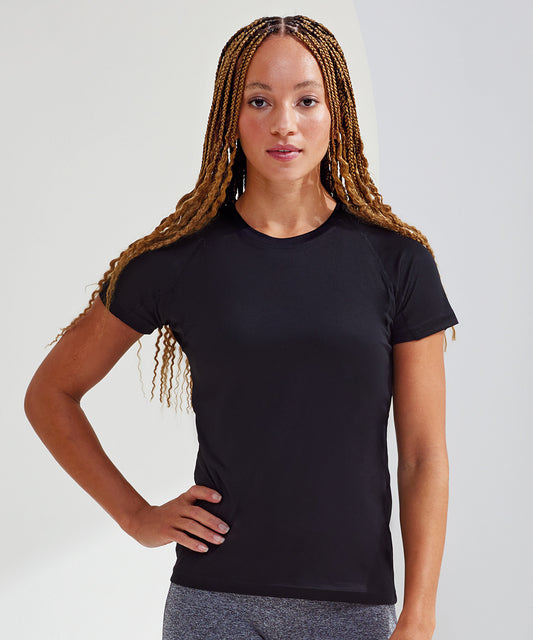 Tryck din logga på T-shirts från TriDri - Anpassa Dam TriDri panelled tech tee i färgen för företag, föreningar och privatpersoner