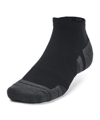 Tryck din logga på Strumpor från Under Armour - Anpassa UA Performance tech 3-pack strumpor med låg skärning i färgen Svart för företag, föreningar och privatpersoner