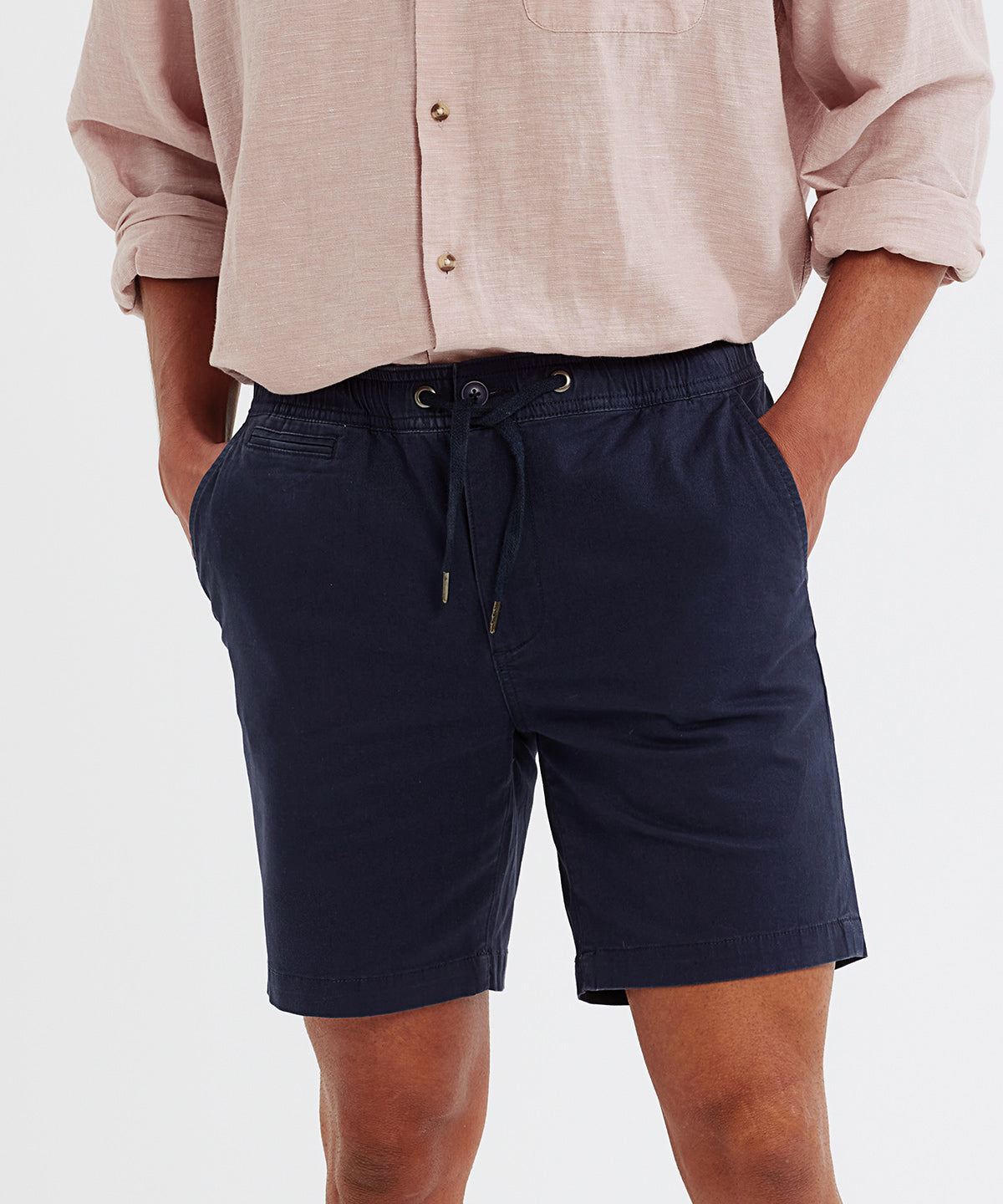 Tryck din logga på Shorts från Wombat - Anpassa Chino-shorts med dragsko för herrar i färgen för företag, föreningar och privatpersoner