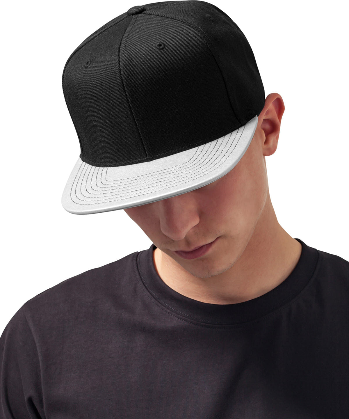 Tryck din logga på Kepsar från Flexfit by Yupoong - Anpassa Snapback med metalliskt visir i färgen för företag, föreningar och privatpersoner