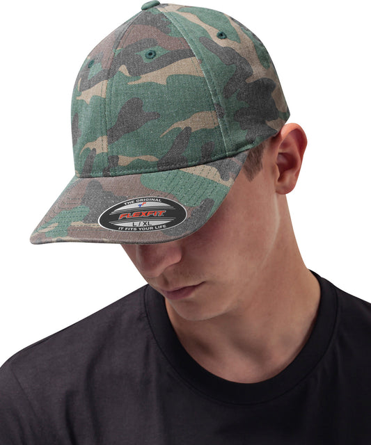 Tryck din logga på Kepsar från Flexfit by Yupoong - Anpassa Flexfit plaggtvättad camo i färgen för företag, föreningar och privatpersoner