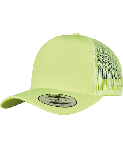 Tryck din logga på Kepsar från Flexfit by Yupoong - Anpassa Neon retro trucker i färgen Neon gul One Size för företag, föreningar och privatpersoner