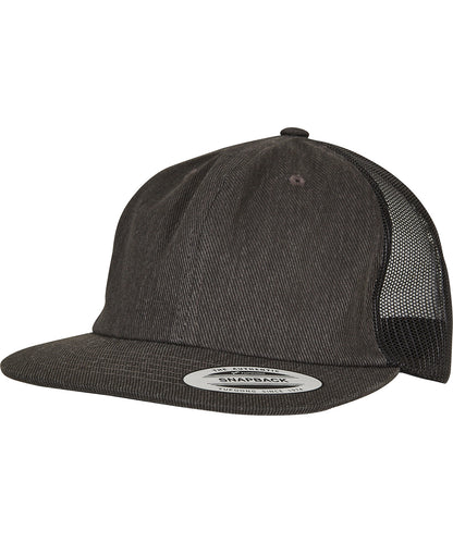 Tryck din logga på Kepsar från Flexfit by Yupoong - Anpassa Trucker i denim i färgen Svart One Size för företag, föreningar och privatpersoner