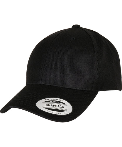 Tryck din logga på Kepsar från Flexfit by Yupoong - Anpassa Flexfit YP - Premium snapback-keps med böjd visir i färgen Svart One Size för företag, föreningar och privatpersoner